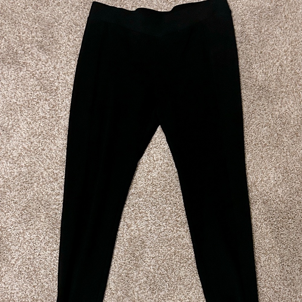 Chicos, black leggings